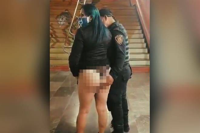 Destituyen a policía por hacer tocamientos a mujer