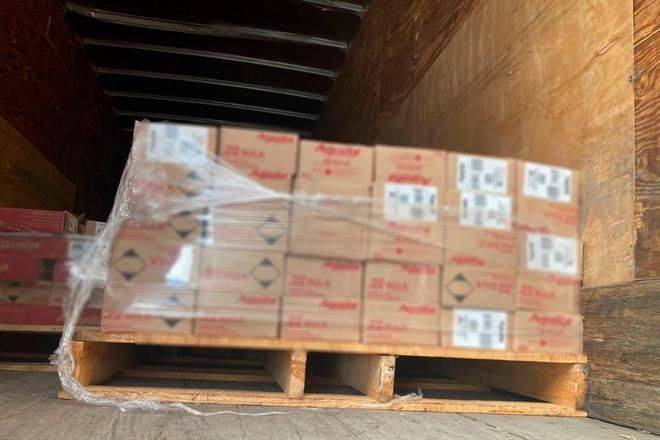 Hallan remolque cargado con cartuchos robados en Guanajuato