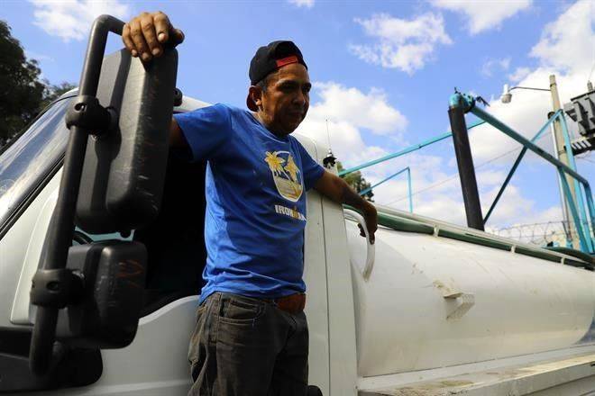 Retienen a piperos en Tláhuac… ¡por agua!
