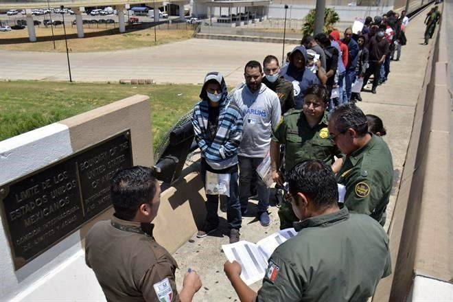 Amplía EU recepción de migrantes de ‘Quédate en México’