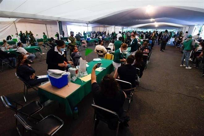 Exigen a Gobierno dejar de usar vacunas con fines políticos