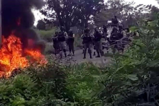 Bloquea crimen organizado paso a GN en Buenavista, Michoacán