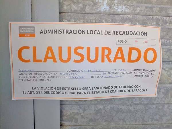 Clausuran Aurrera por violar ley seca