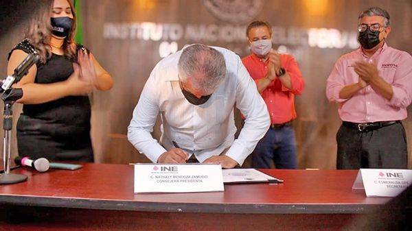 Entregan acta de mayoría a Brígido