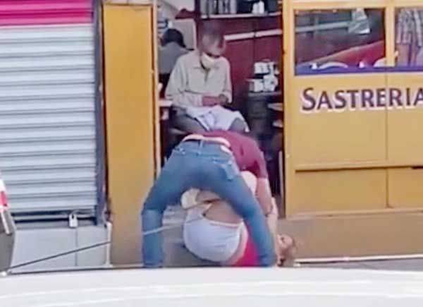 Despiden a mujer policía que peleó con su pareja