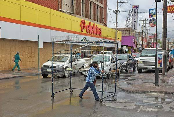 Ahuyenta la lluvia al comercio ambulante