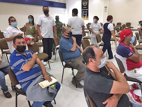 Vacunan a más de 3 mil en la Ruta Empresarial