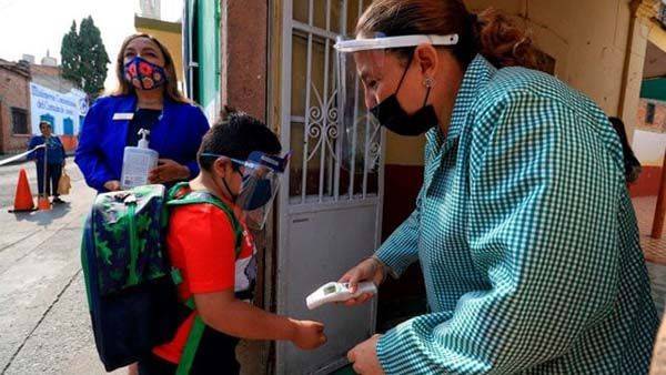 Detectan a alumna positiva a Covid-19