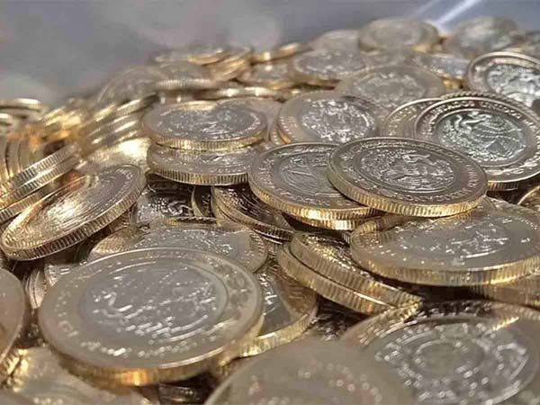 Dólar sube y peso sufre su peor semana en casi 9 meses