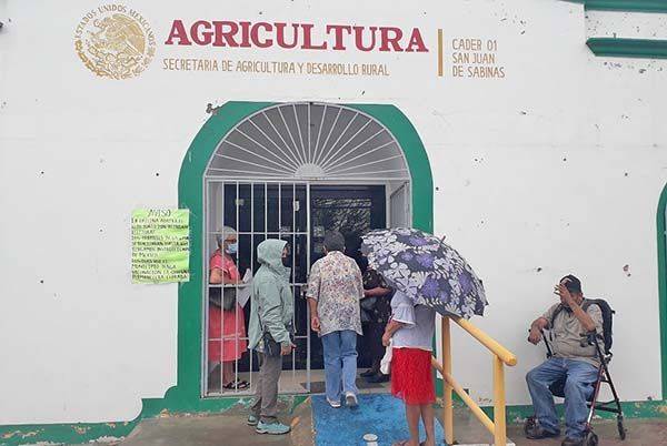 Denuncian maltratos de Servidores de la Nación