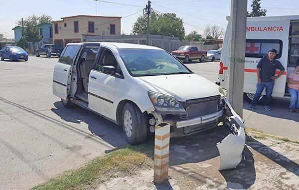 Deja tres lesionados aparatoso accidente