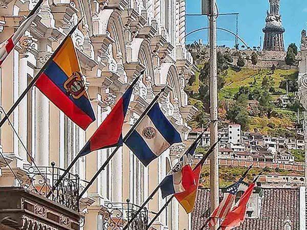 Ecuador busca acuerdos con EU, México y América Latina