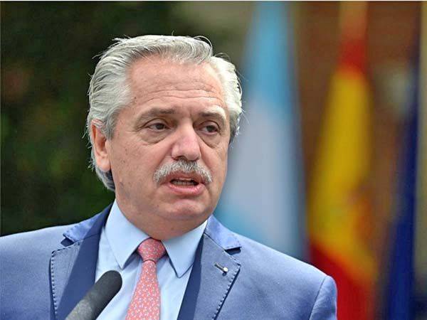 ‘Mexicanos salieron de los indios… los argentinos llegamos de Europa’
