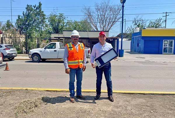 Embellece Julio Long bulevar López Mateos