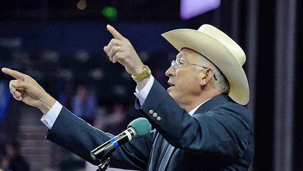 Ken Salazar, un vaquero diplomático en la Ciudad de México