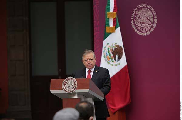 Llega a Zaldívar regalazo; esperan que lo rechace