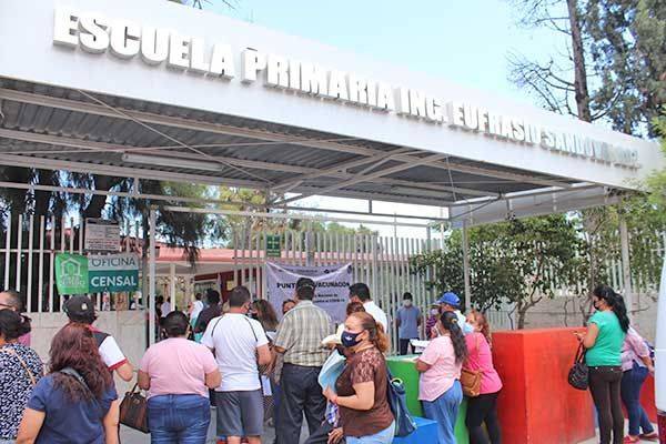 Niegan vacunas por INE foráneo