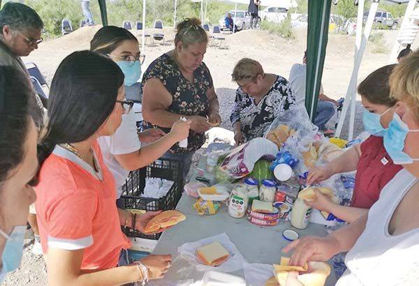 Elaboran alimentos en ejido Rancherías