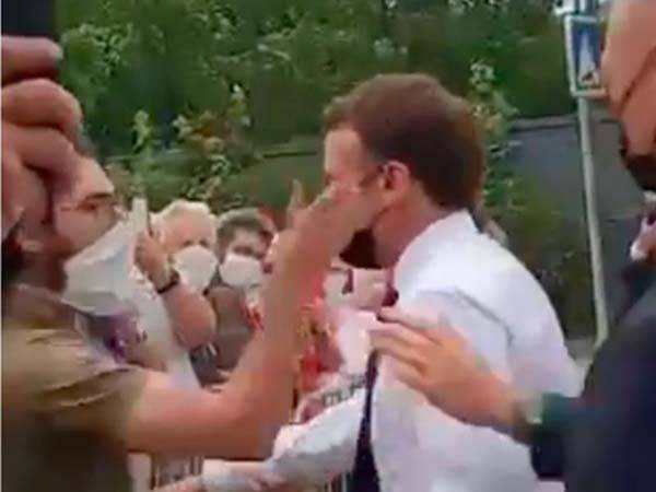 Dan cachetada a Emmanuel Macron