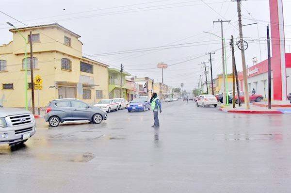 Moviliza lluvia a Protección Civil