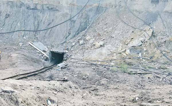 Sin trabajo 20 mineros