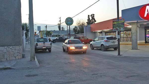 Investigan balazos en contra comercio