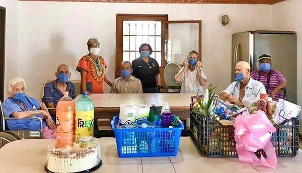 Festejan a papás en el Asilo de Múzquiz