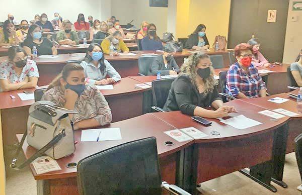 Suman esfuerzos en beneficio de mujeres