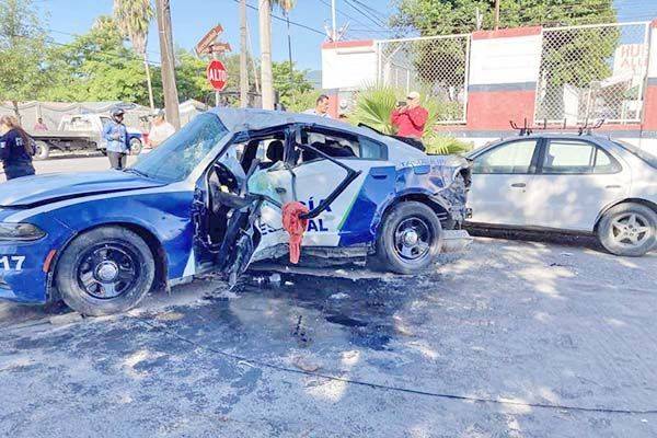 Policía acude a atender emergencia y muere por ir a exceso de velocidad