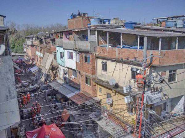 Cae edificio en favela de Río de Janeiro