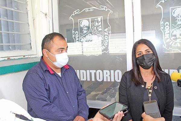 Asesora sindicato a víctimas de médico