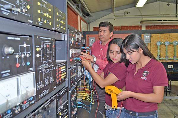 En trámite 240 títulos de estudiantes del Tec