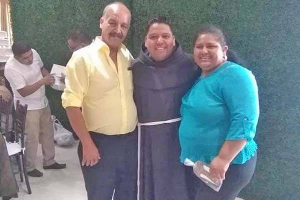 Las balas lo alcanzaron camino a celebrar misa