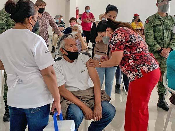 Aplicarán dosis  anticovid en SB