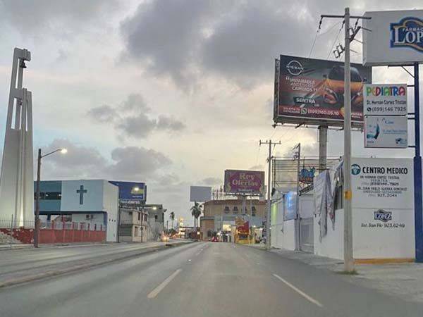 Tras masacre calles de Reynosa lucen vacías y comercios cerrados