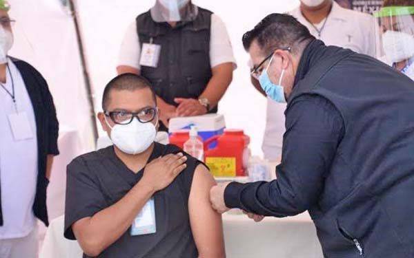 Arrancan hoy vacunas en adultos de 40 a 49