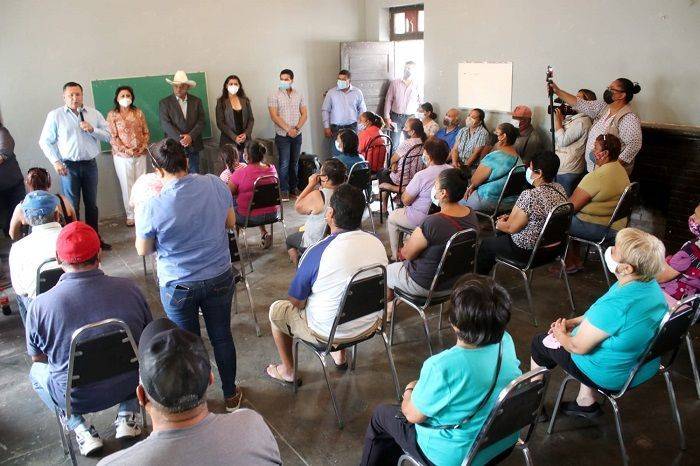 SE CUMPLE COMPROMISO DE LOS DIPUTADOS PRIISTAS EN LA VILLA DE CLOETE
