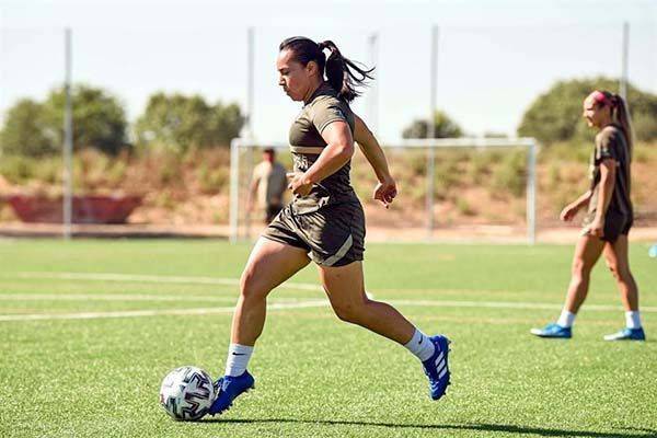Confirma Pachuca incorporación de Charlyn Corral