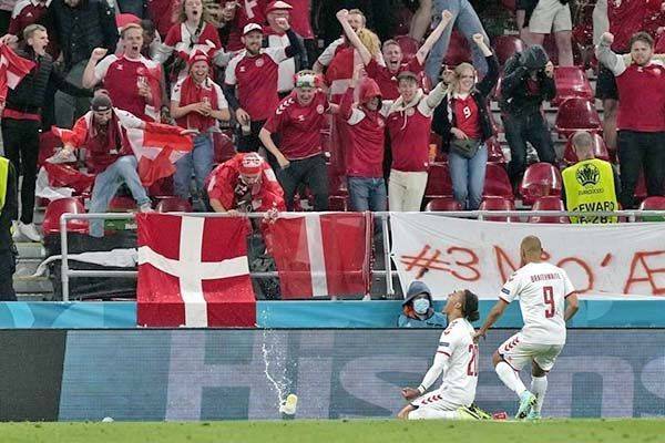Revive Dinamarca en la Euro tras golear a Rusia