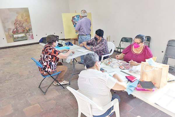 Atraen a bibliotecas con talleres y cursos