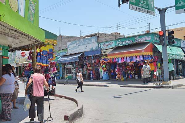 Piden a comercio respetar la vialidad