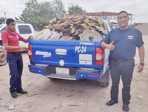 Dona Fundación de EU 40 trajes a Bomberos