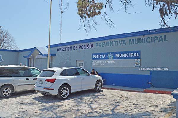 Remueven a dos agentes implicados en caso Yucel