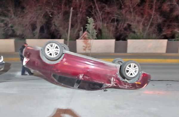 Maromea auto y se da a la fuga