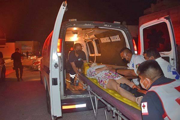 Embarra carro contra muro