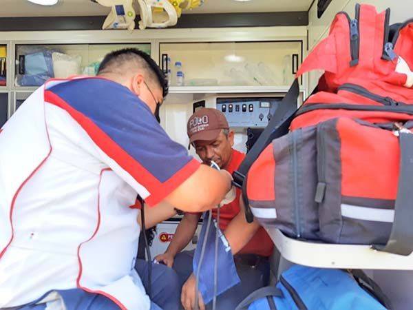 Otro tráiler se voltea en la curva del diablo