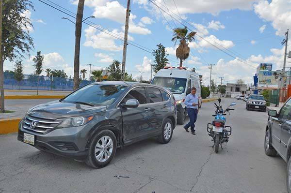 Tumban a moto frente al Estadio