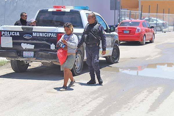 Molesta mujer en calles de ZC
