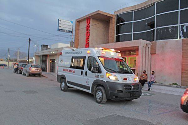 Pelean mujeres dentro de hospital