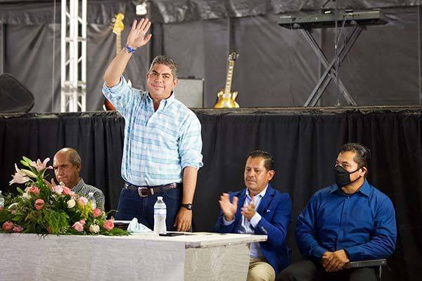 Oran por Alcalde actual y el electo